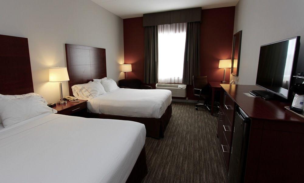 Holiday Inn Express Hotel & Suites 1000 Islands - Gananoque By Ihg Exterior foto