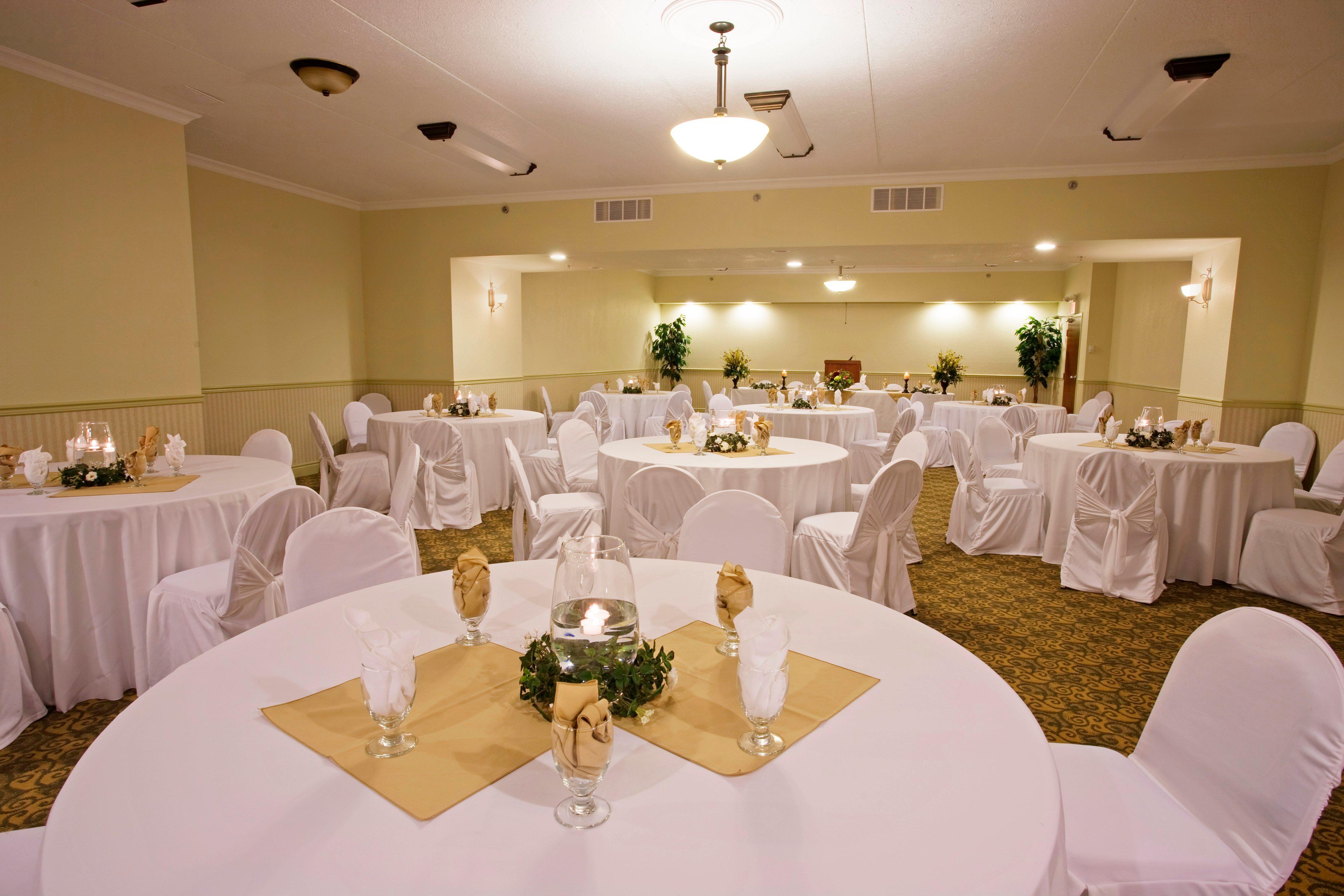 Holiday Inn Express Hotel & Suites 1000 Islands - Gananoque By Ihg Exterior foto